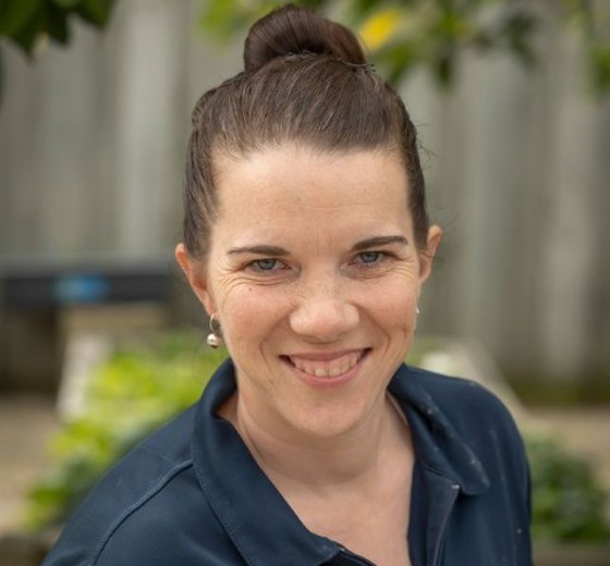 Sarah Center Manager (Small)